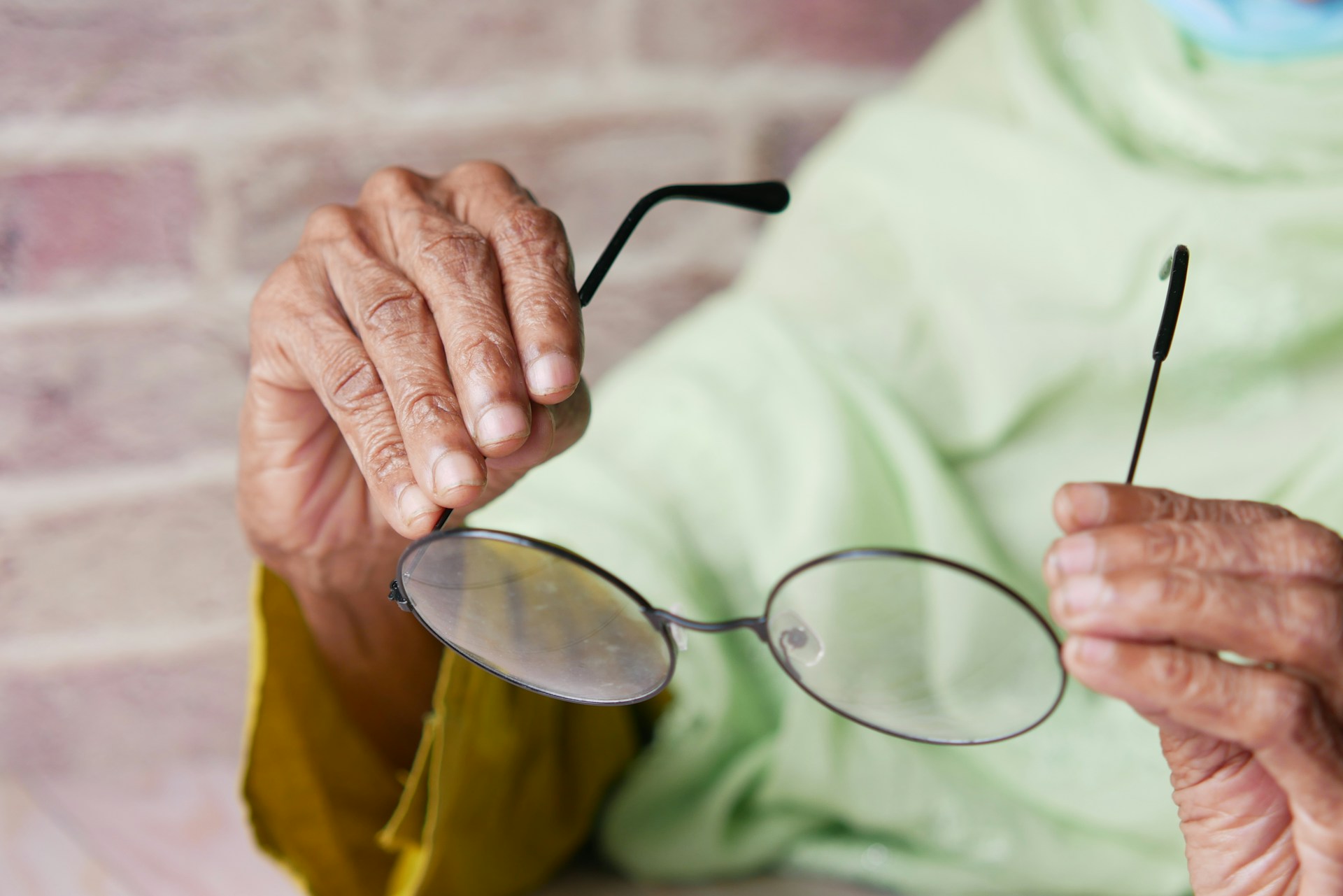 eyeglasses